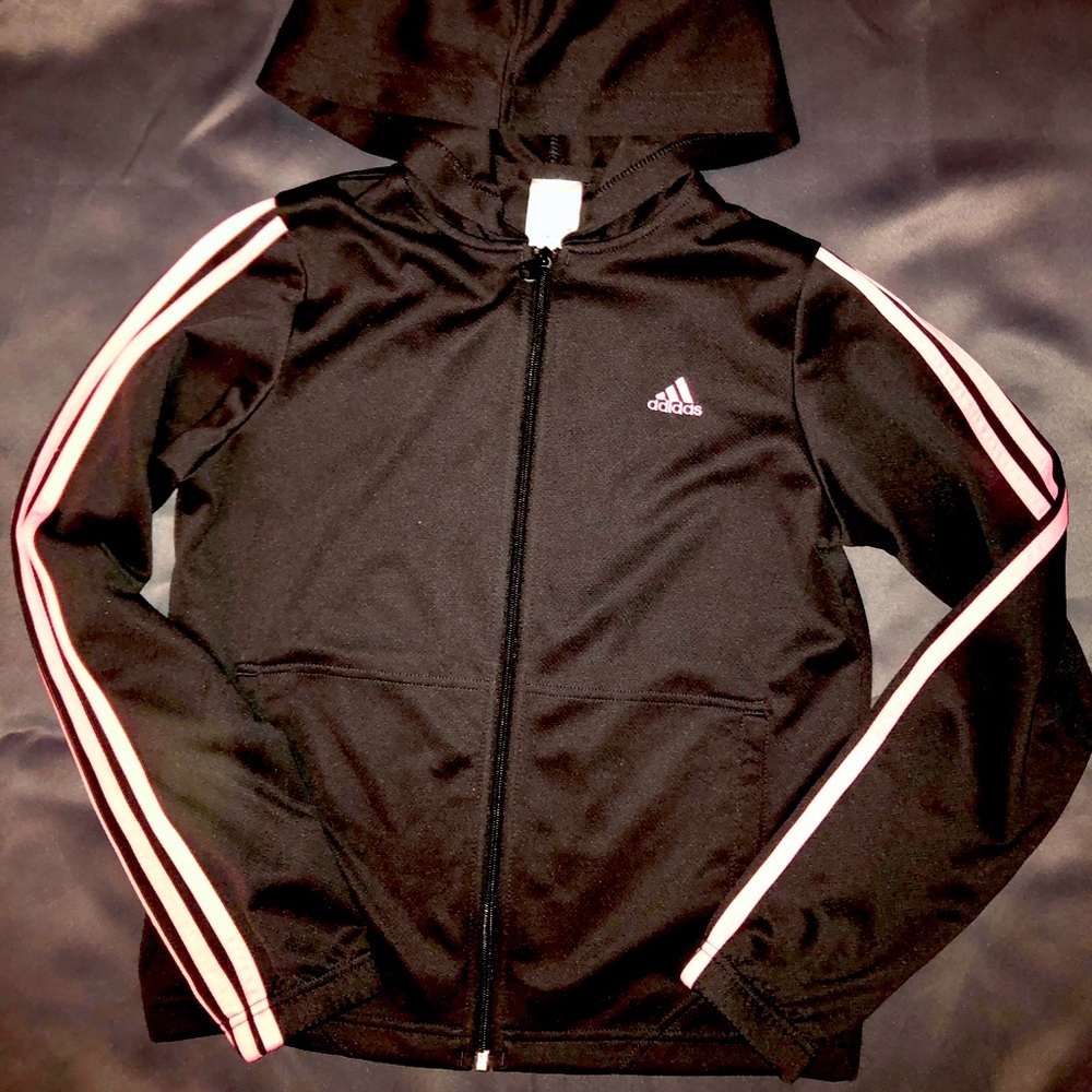ADIDAS zip up jacket🍀